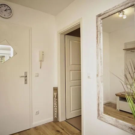 Schoene 2-raum-wohnung Mit Balkon, Gratis Nutzung Vom Ahoi Erlebnisbad Und Sauna In - Jolie 09 *