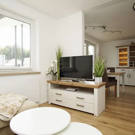 Schoene 2-raum-wohnung Mit Balkon, Gratis Nutzung Vom Ahoi Erlebnisbad Und Sauna In - Jolie 09 * Sellin (Rugen)