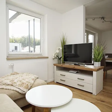 Schoene 2-raum-wohnung Mit Balkon, Gratis Nutzung Vom Ahoi Erlebnisbad Und Sauna In - Jolie 09 Daire