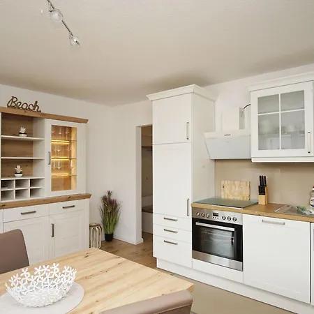 Schoene 2-raum-wohnung Mit Balkon, Gratis Nutzung Vom Ahoi Erlebnisbad Und Sauna In - Jolie 09 Daire *